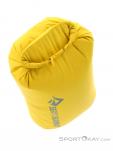 Sea to Summit Lightweight 20l Drybag, , Yellow, , , 0260-10727, 5638076381, , N4-19.jpg